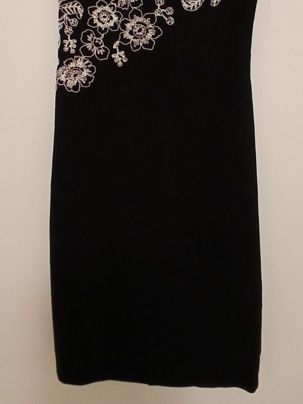 "Guess" Black Classic Dress With Cut-Out Back and Floral Embroidery Size SM - Picture 5 of 7
